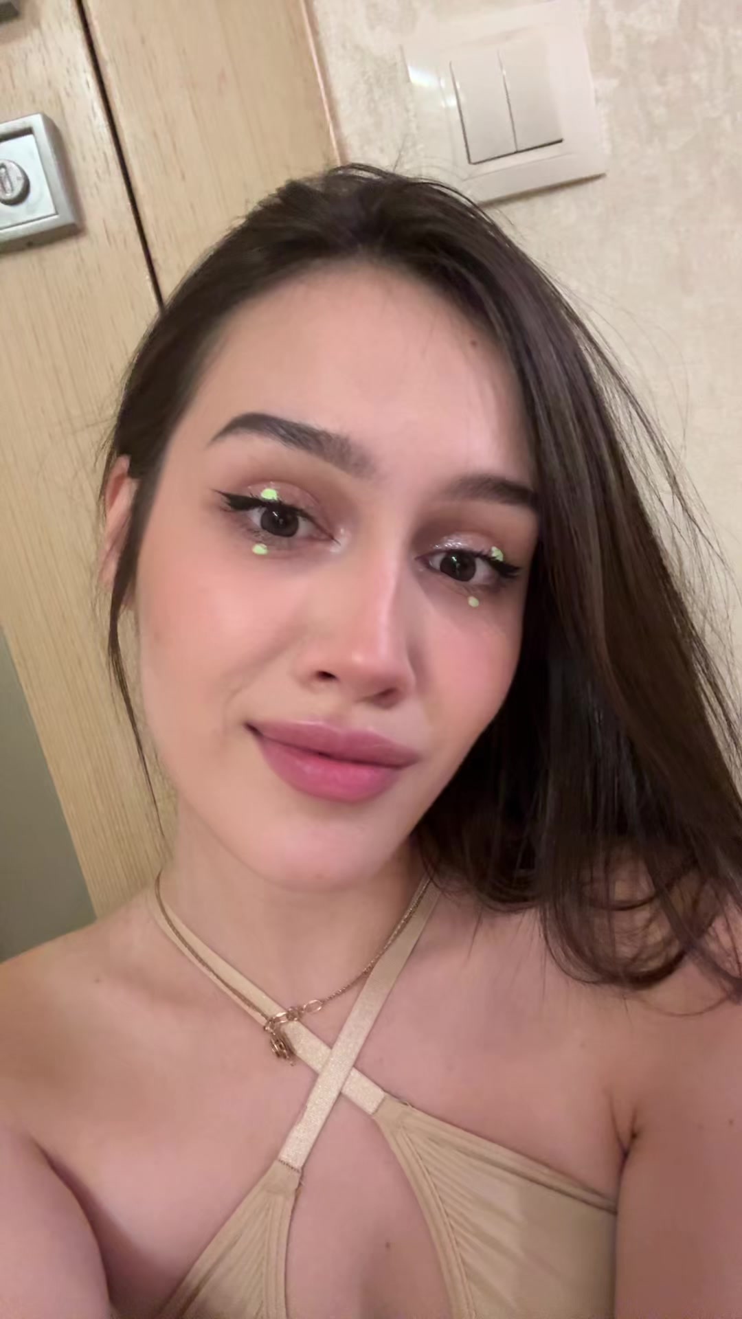 @Аняфайвэйт