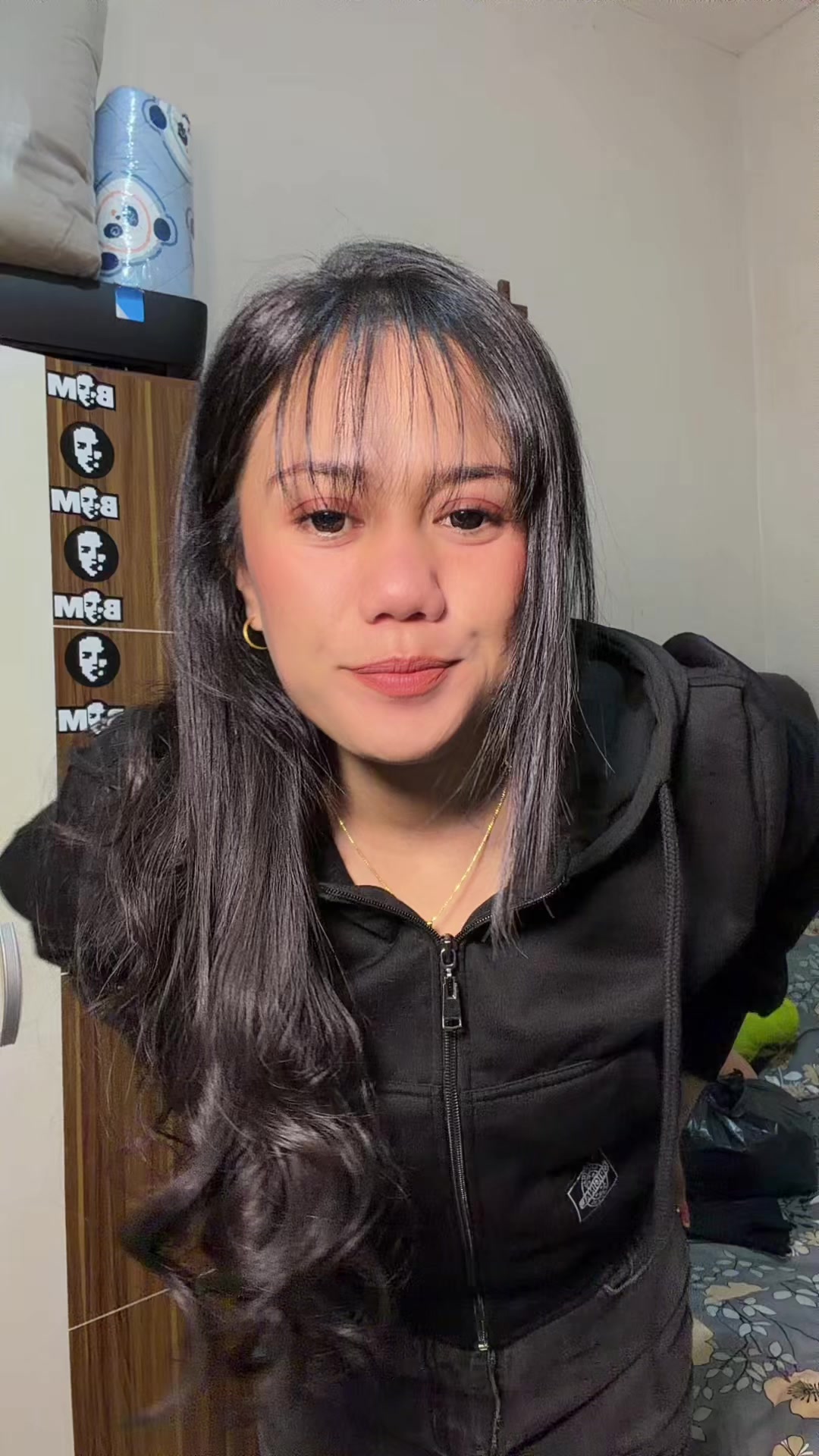 @𝐀𝐩𝐫𝐢 𝐒𝐢𝐡𝐨𝐦𝐛𝐢𝐧𝐠