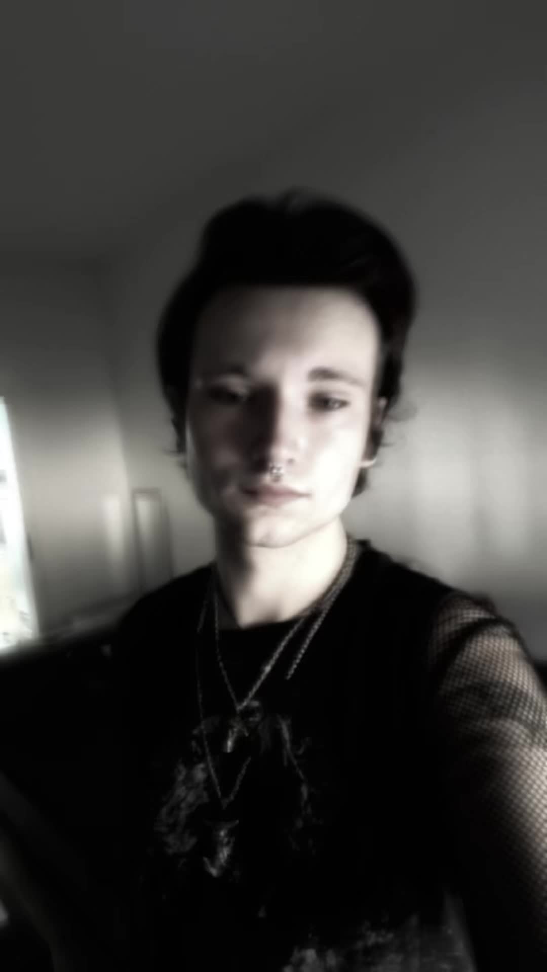 @Niklas 🖤🤘🏻
