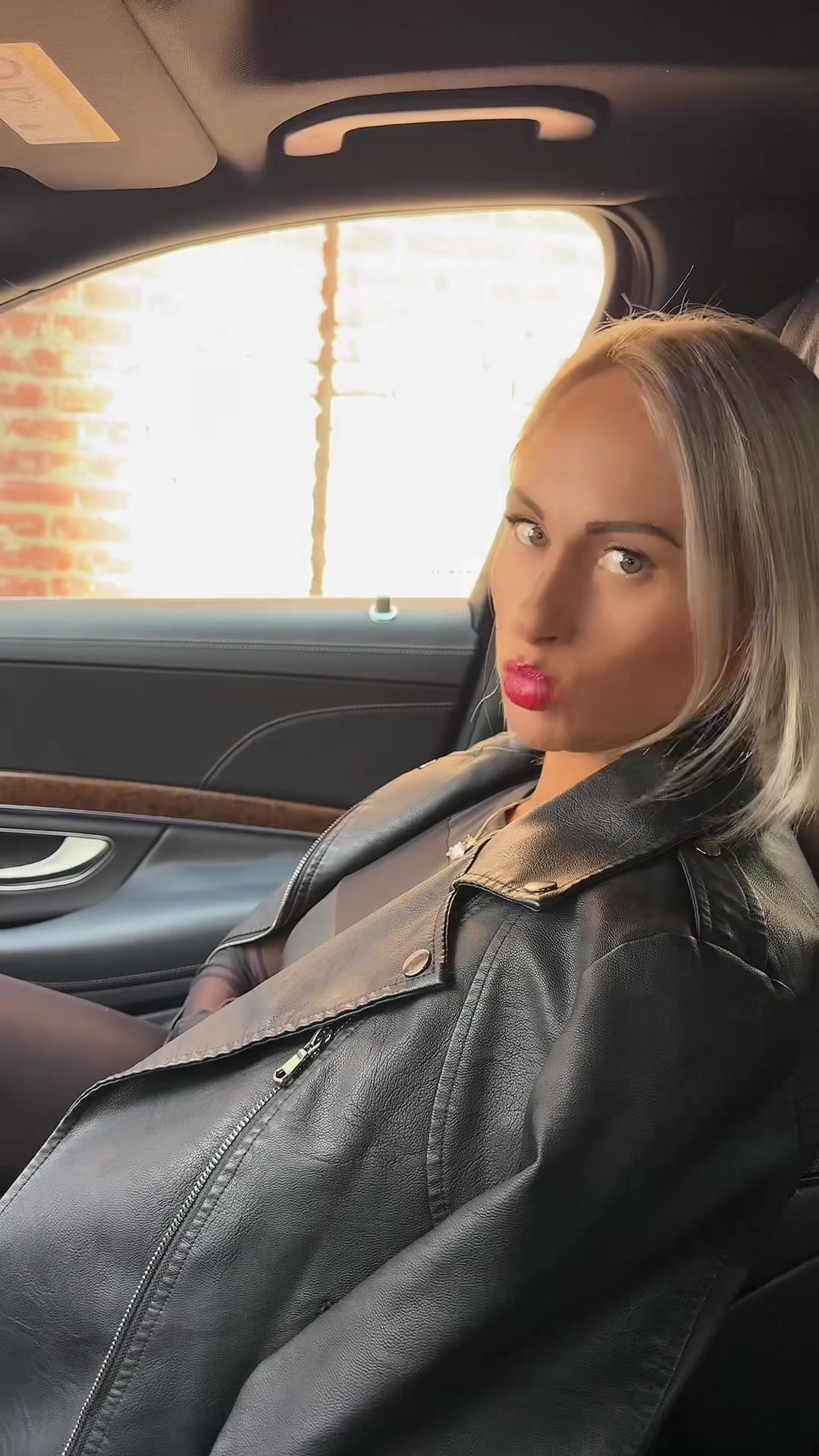 @Mari Корыстная Особа😜