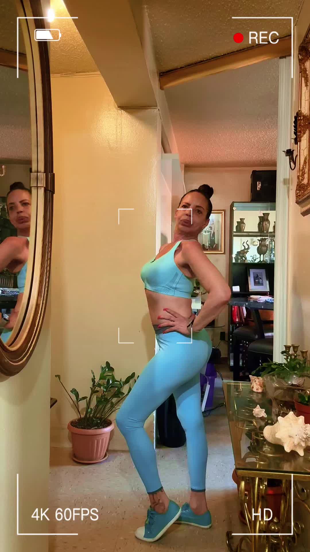 @Claudia Román