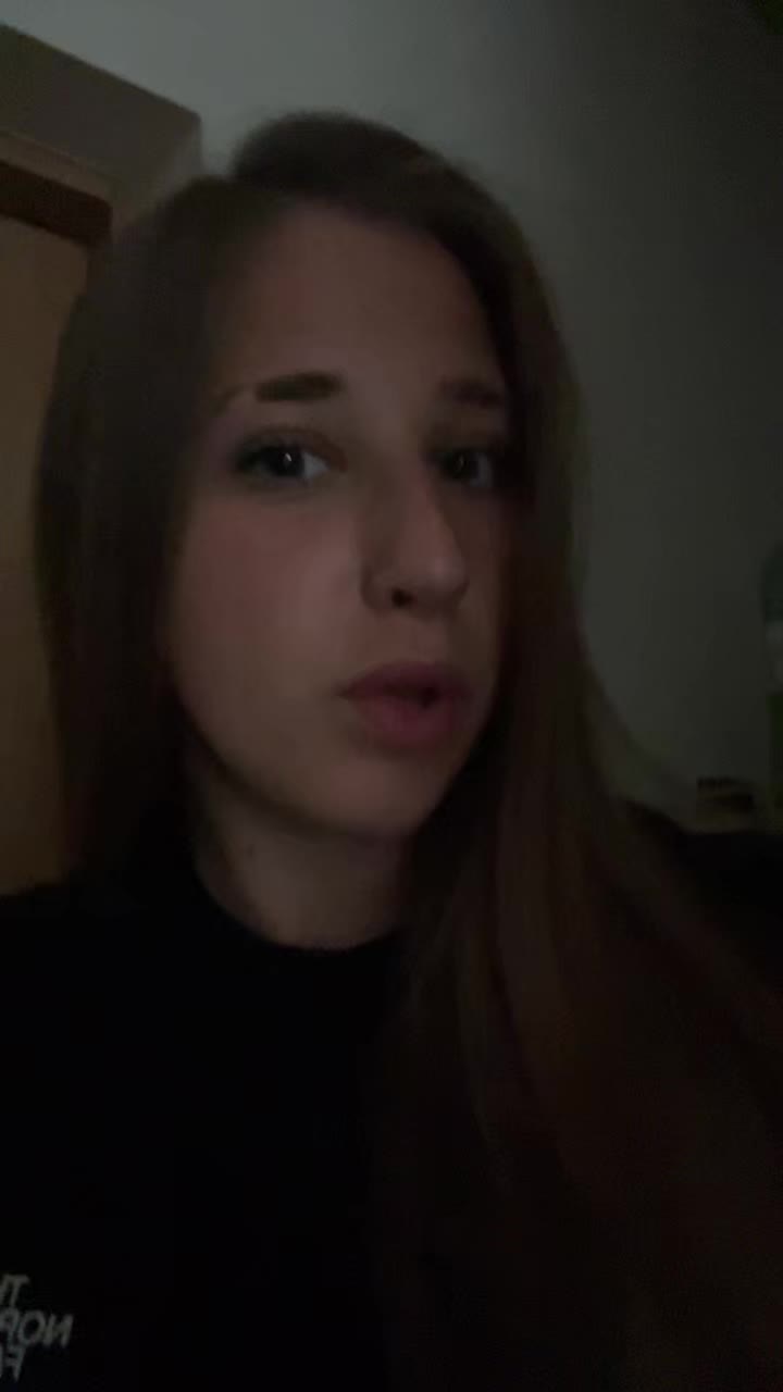 @𝓭𝓸𝓻𝓪🦢