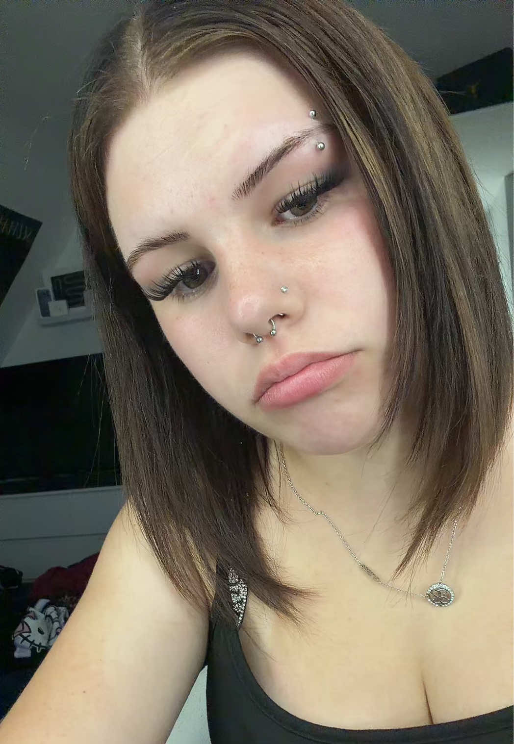 @𝐸𝑙𝑒𝑛𝑎💋