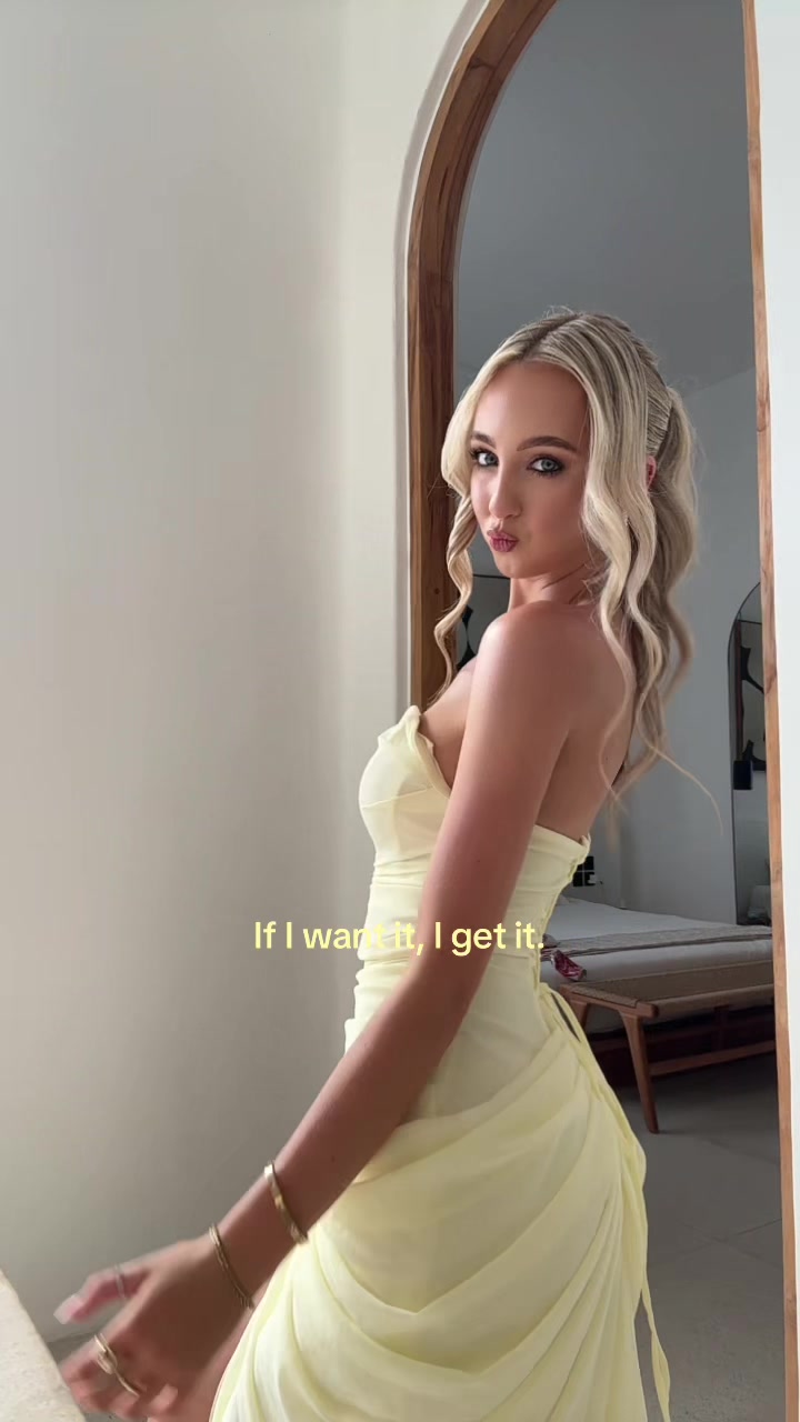 @chloe