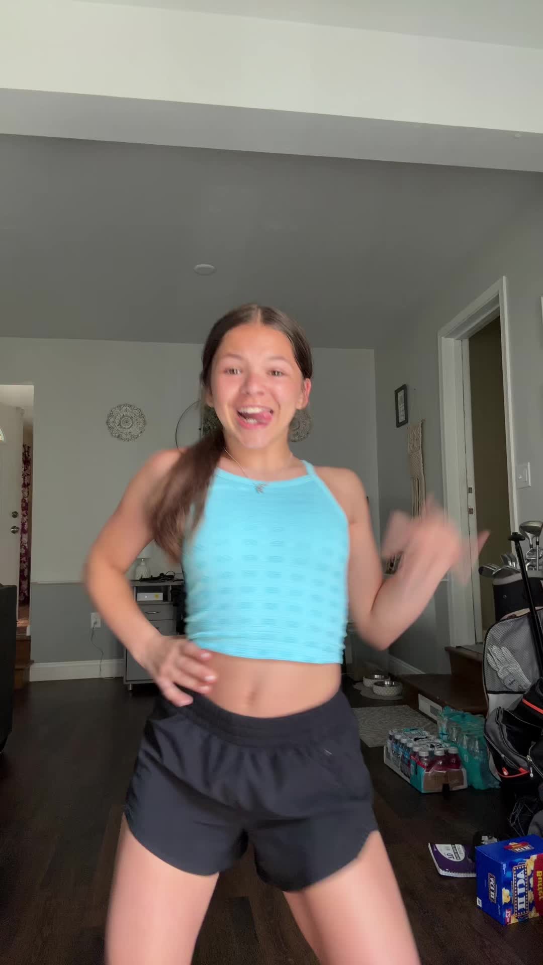 @Hiphophialwy_12