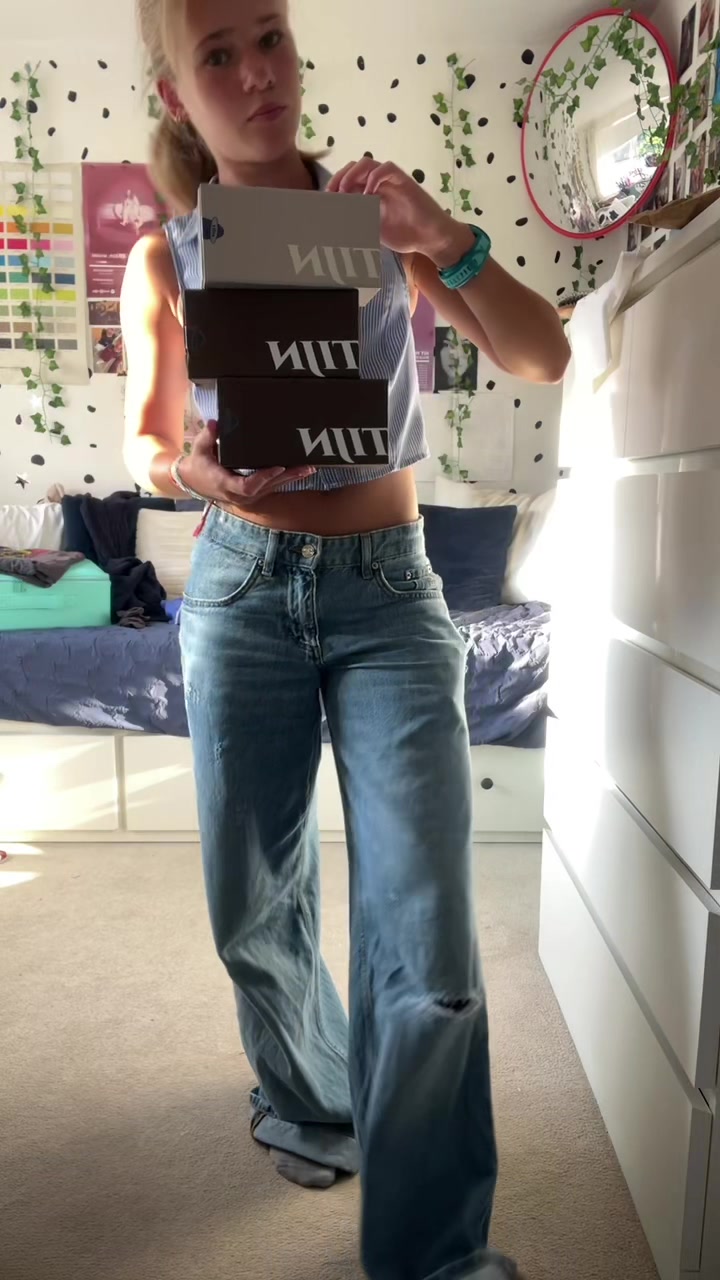 @anniee