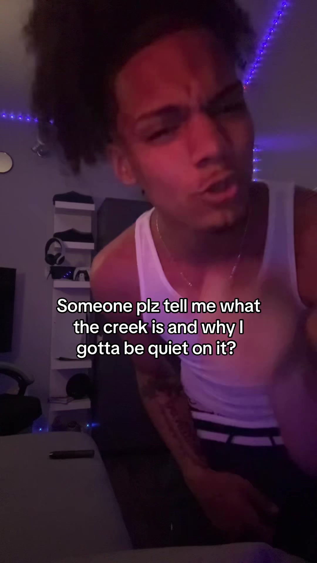 @astackzzz_