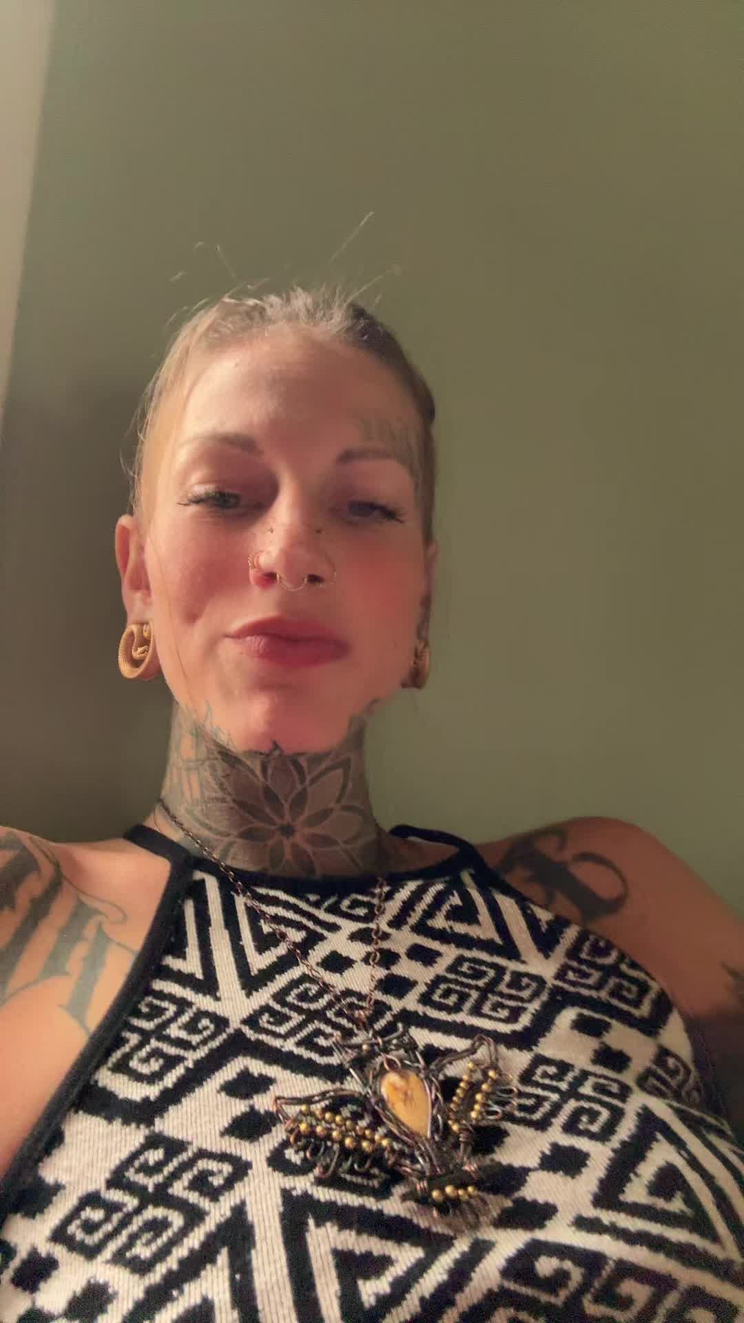 @Chelsi Lynn Wilkens ♌️ ♎️ ♒️