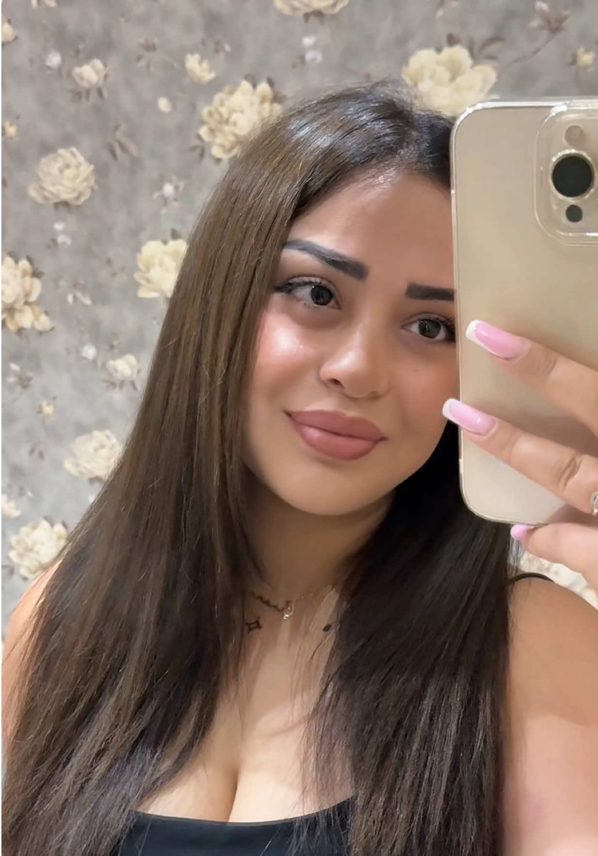 @&Ccedil;inarə Aşurova