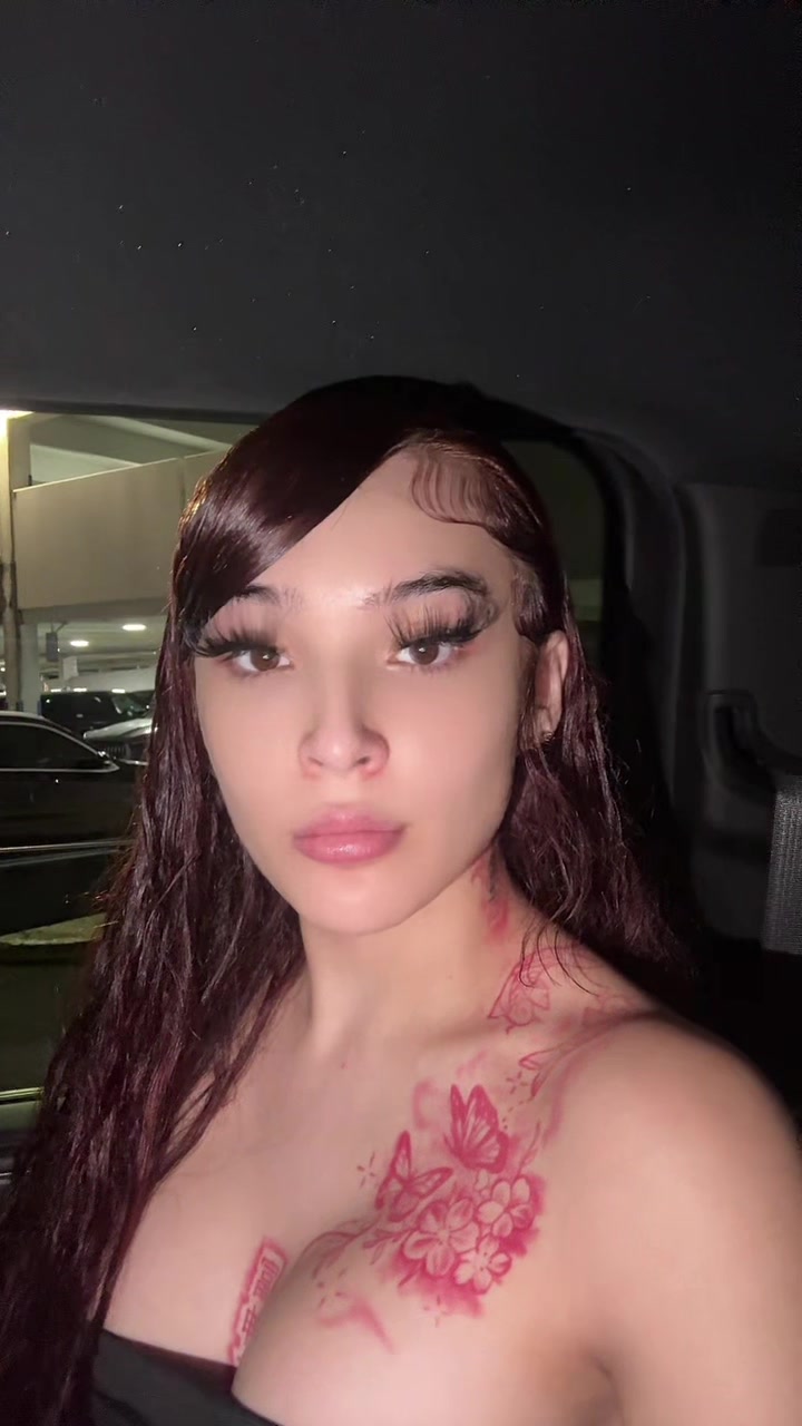 @Ava