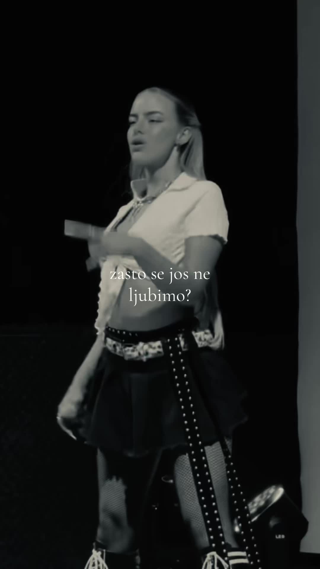 @🫦