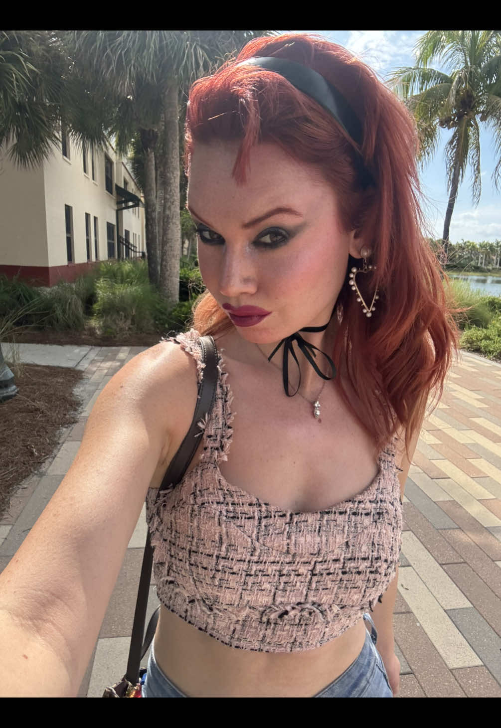 @Leah the Makeup Freak🖤🤘🏻🕸️