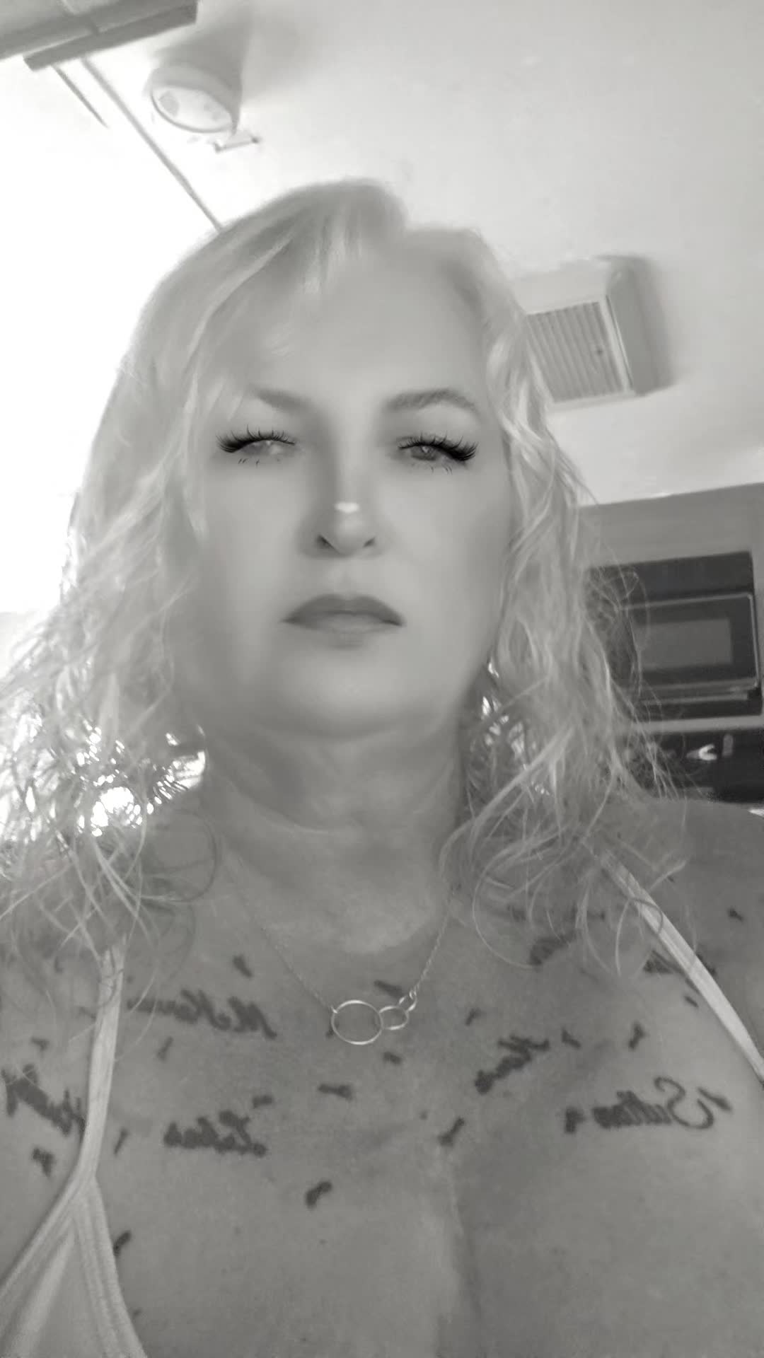 @Vanessa Lynn GEN-❌️❌️❌️MO.