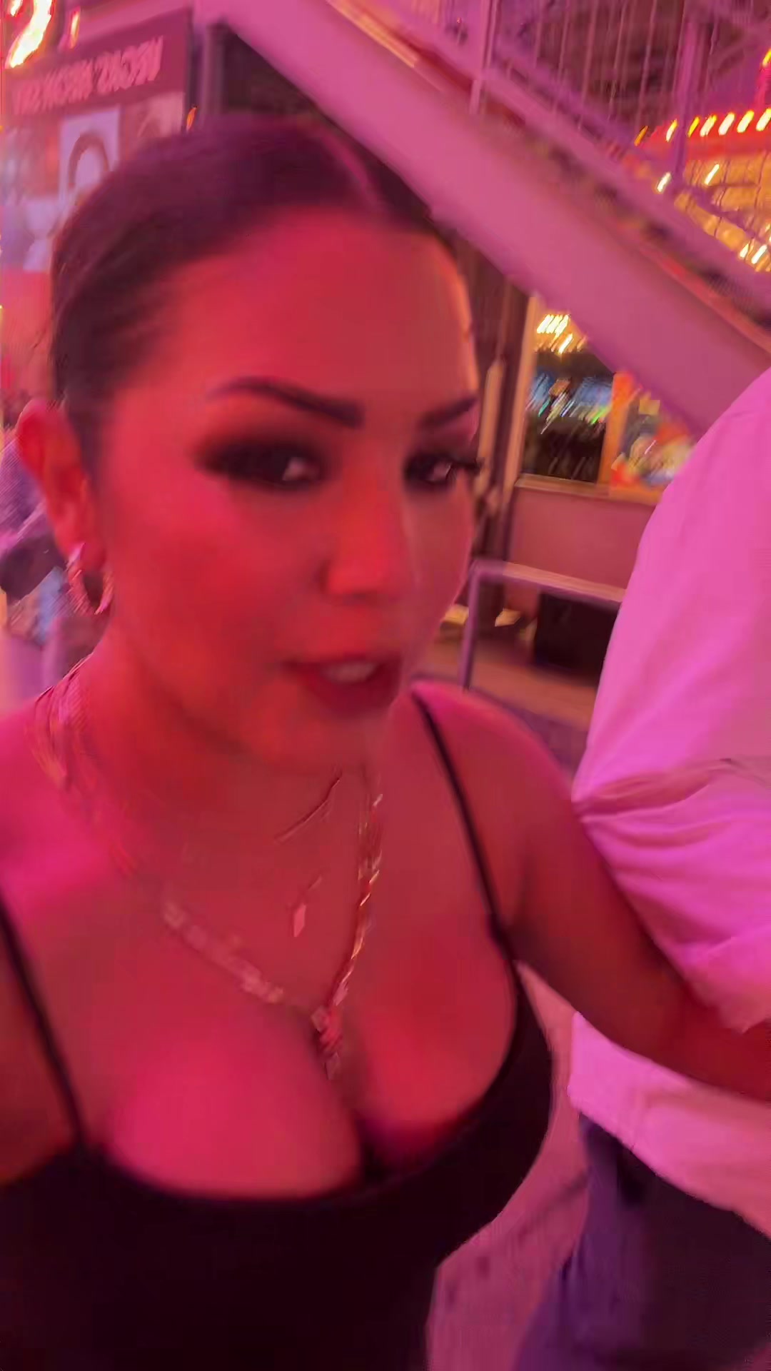 @L.N Ana Lau