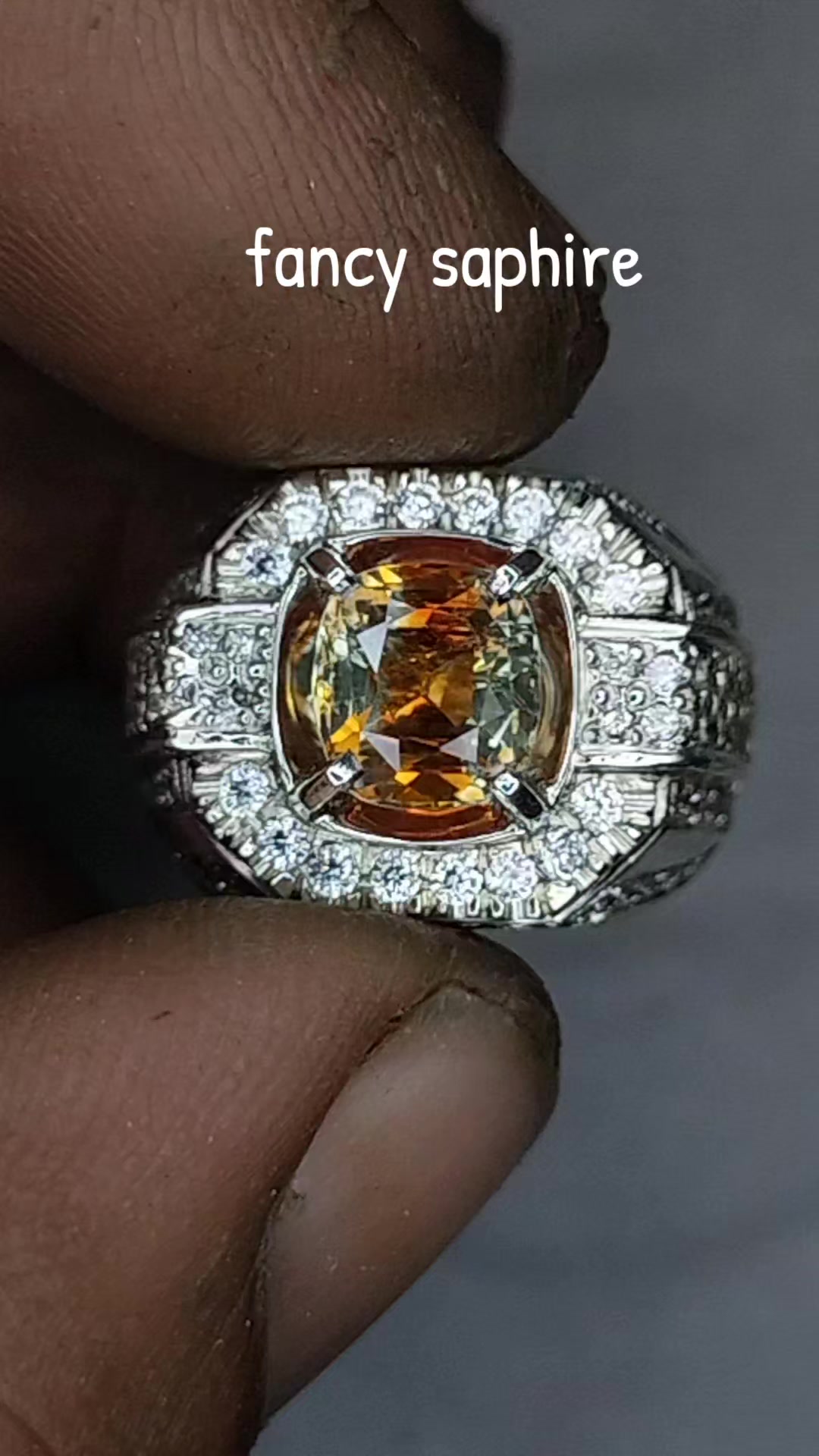@uzzy gemstone