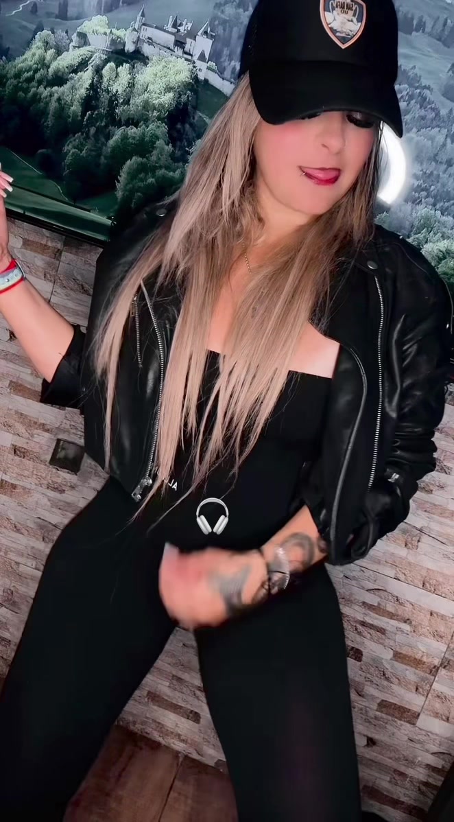 @Mau zumbao🖤🐼🖤🐧