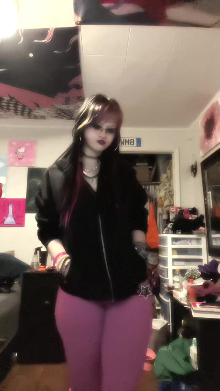 @thepinkleopard