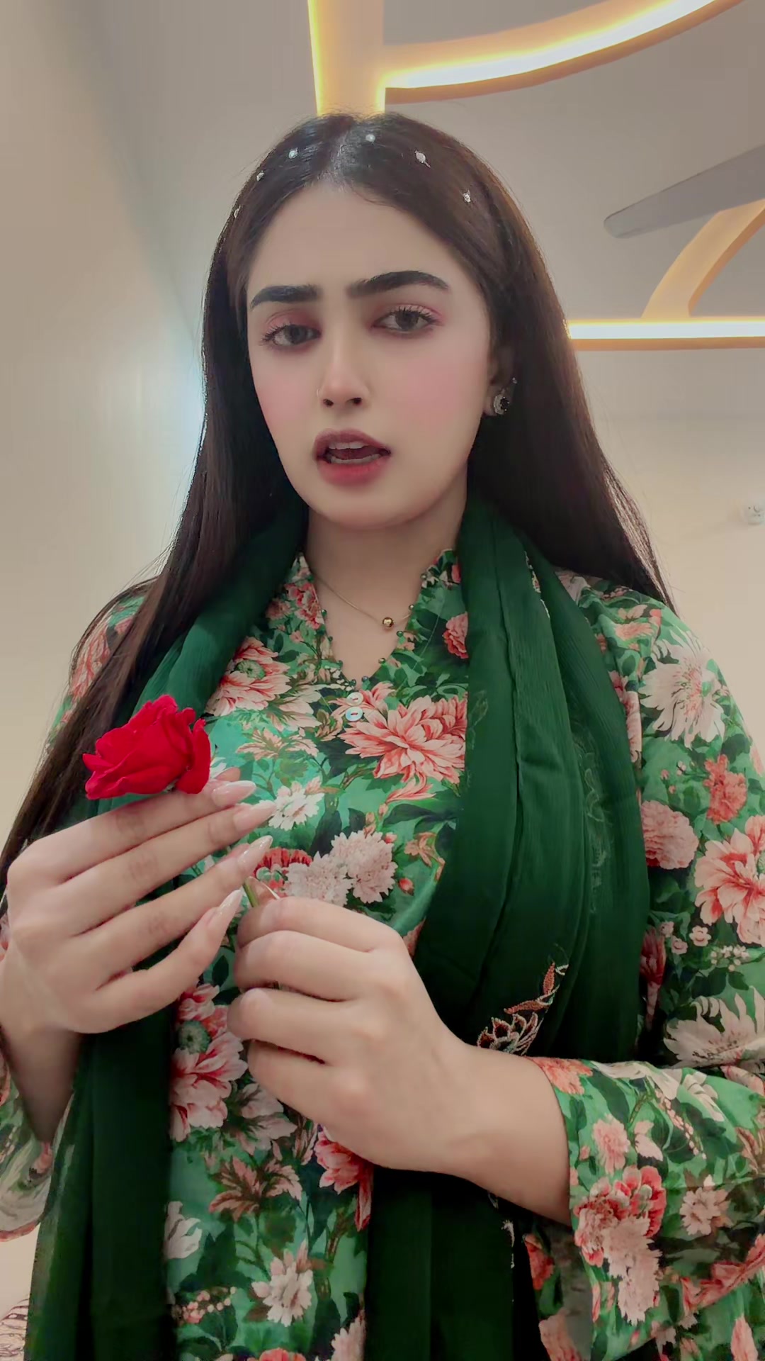 @NooR ALi 👸🏻🥀