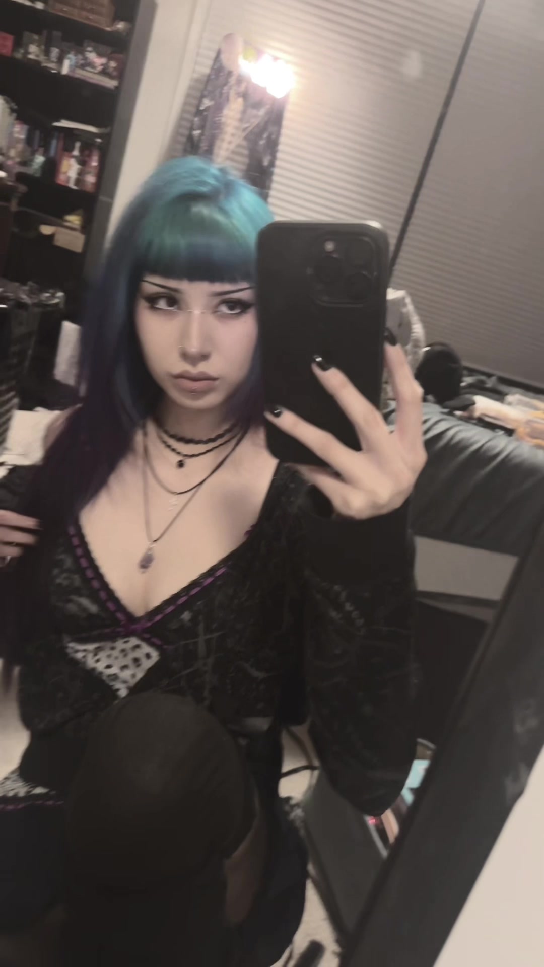 @⟡