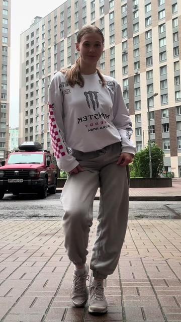 @юля