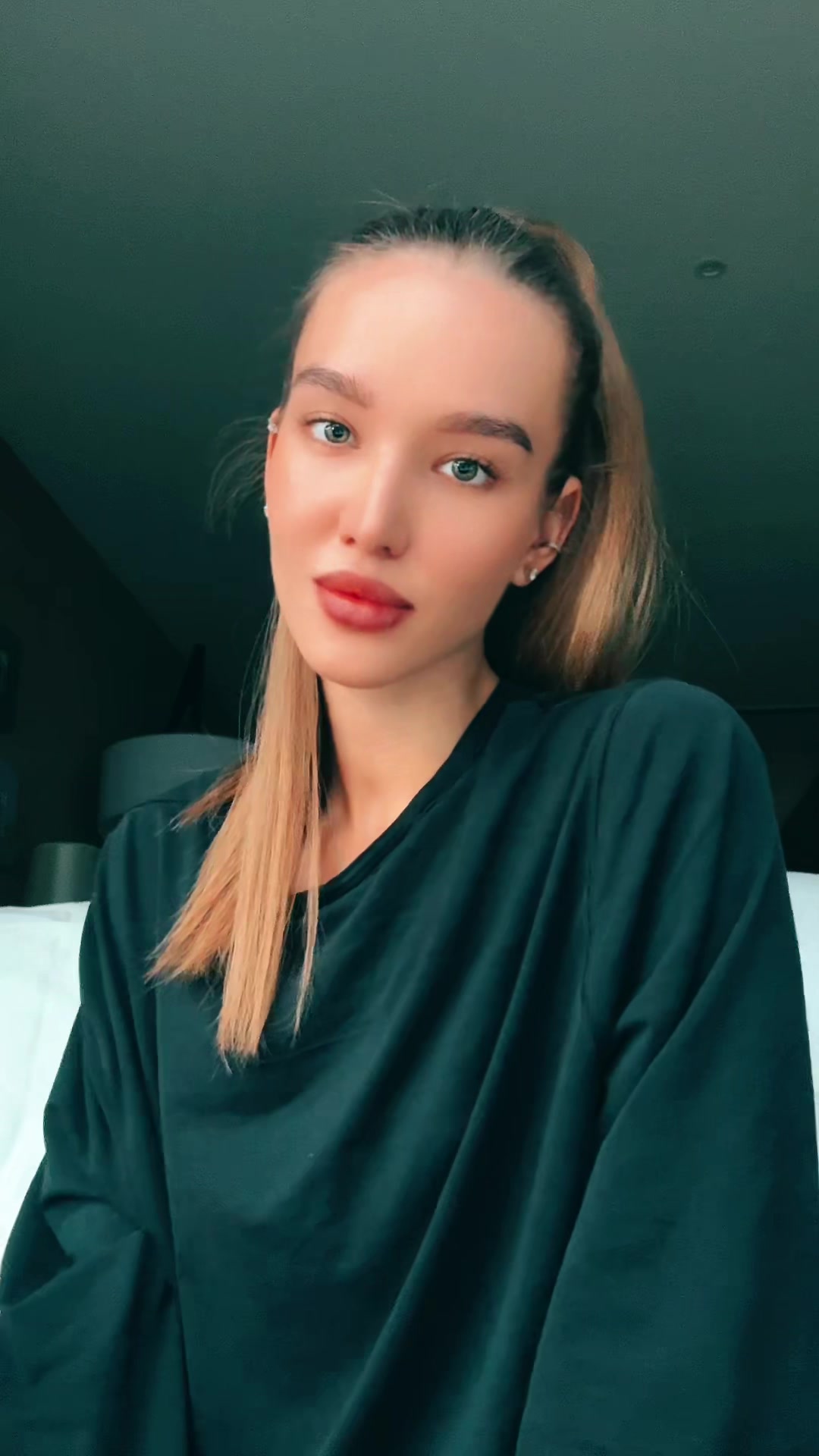 @Elina