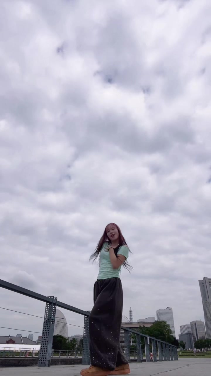 @もな