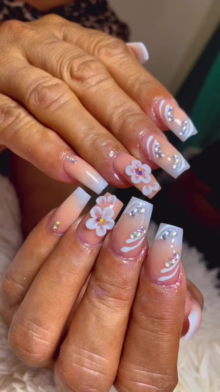 @Carolin_Nails