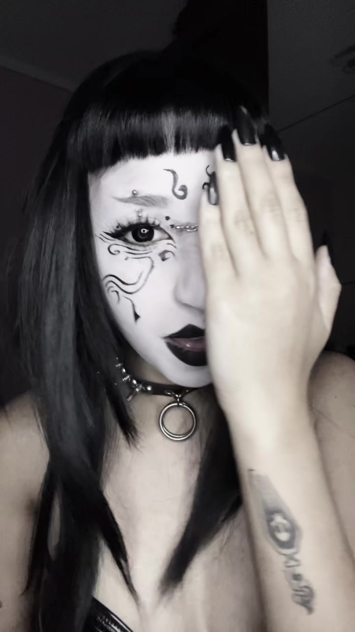 @Nora 🦇