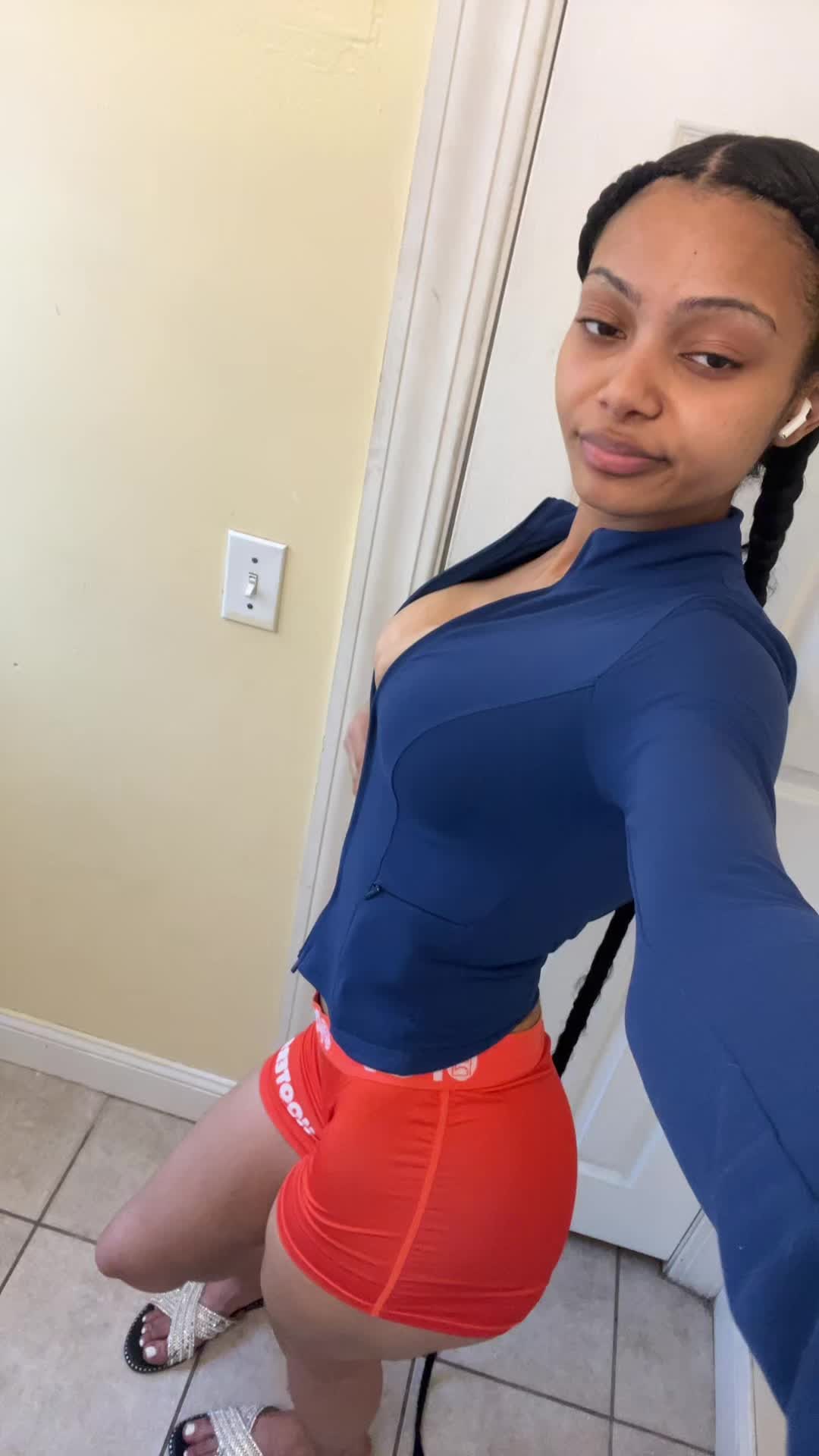 @️