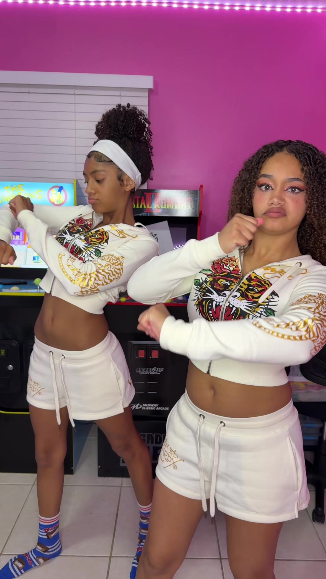 @DemDaddysGirls4