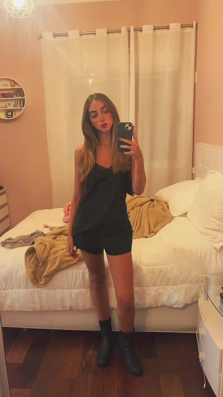 @La&iacute;s Hossepian