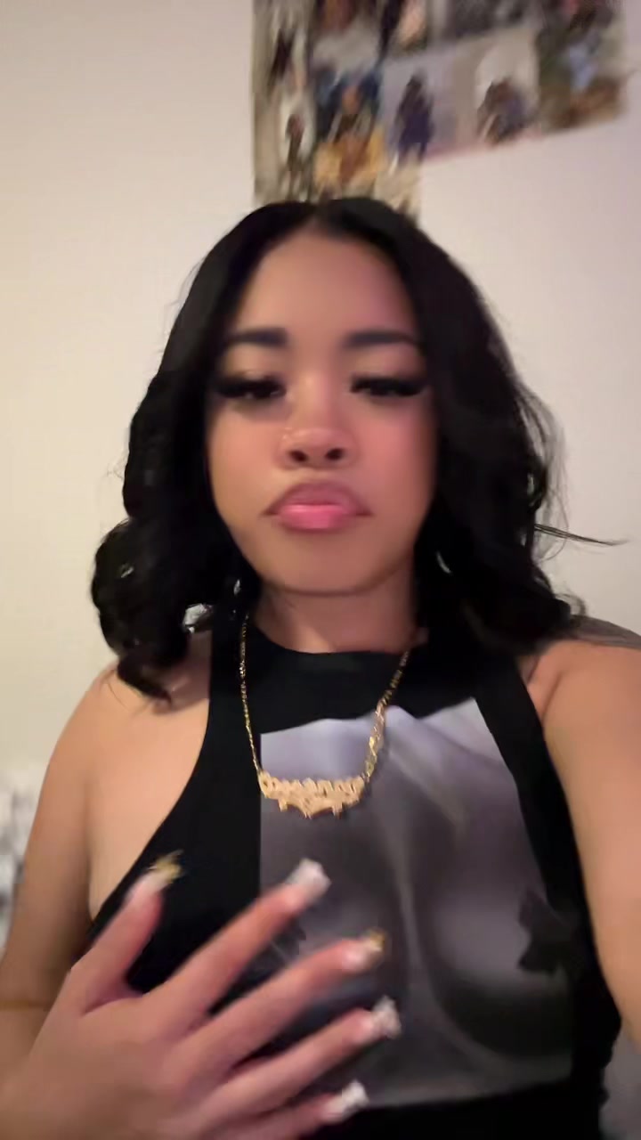 @yunglatinaa