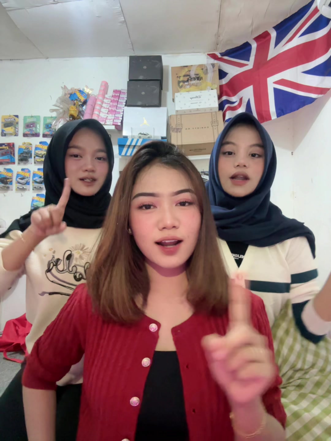 @𝐚𝐧𝐢𝐬
