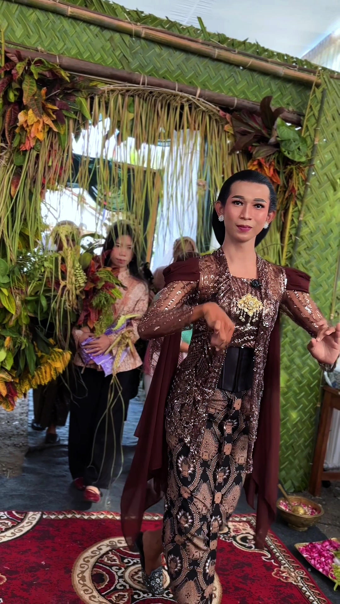 @Mbak Sari || Cucuk Lampah