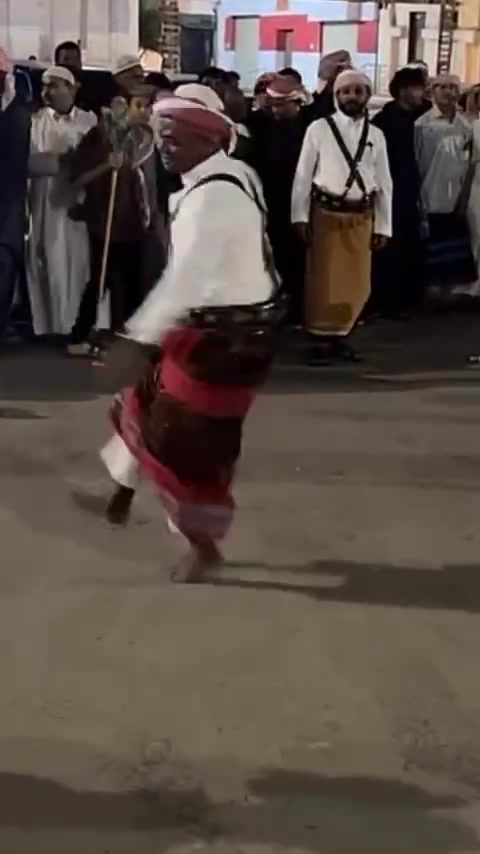 @ڤرقة آخوإن عـآيٌـل🤍🌼.