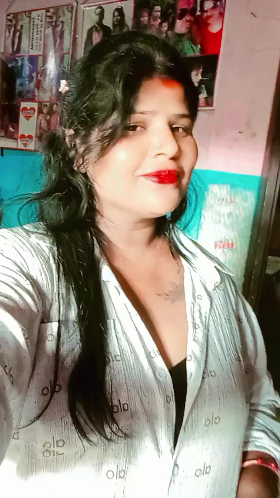 @Soni🙈 queen
