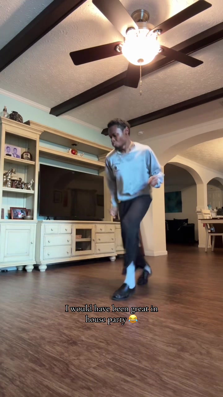 @KhamaniiJ