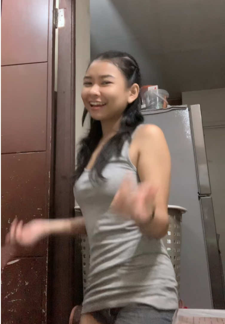 @𝑺𝒂𝒎𝒎𝒚 𓂃ෆ˚