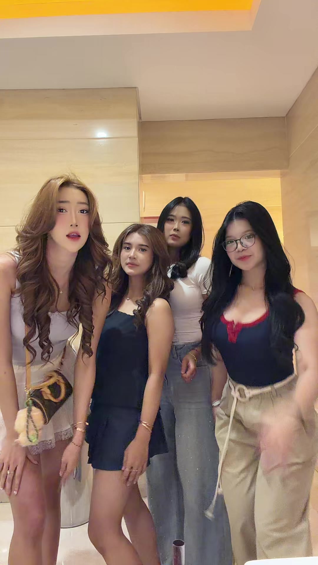 @Linzy🐈⬛⚰️