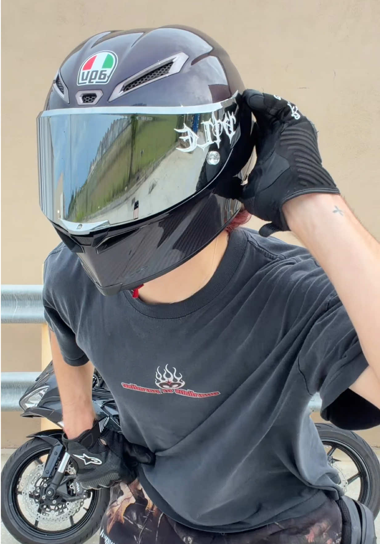 @shakymoto