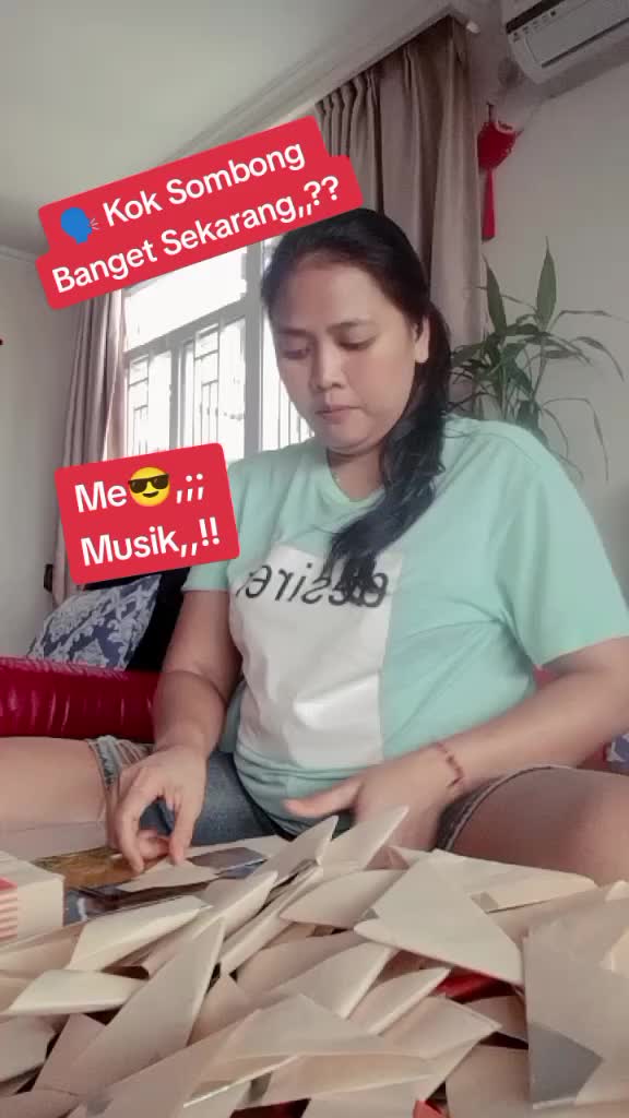 @Komang Melda 🇲🇨🇹🇼🇭🇰