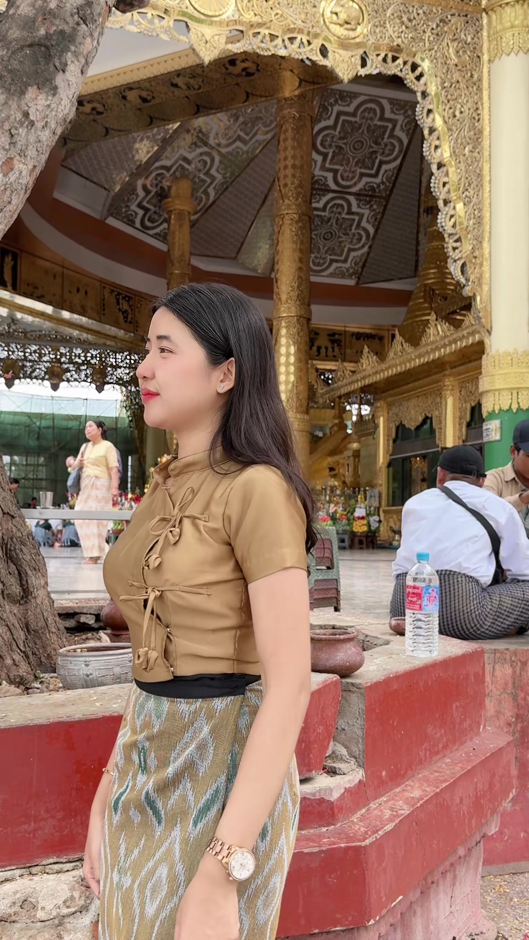 @Shwe Zin