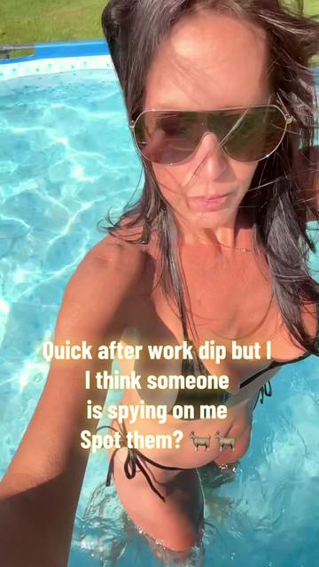 @Leone_The Bikini Farmer