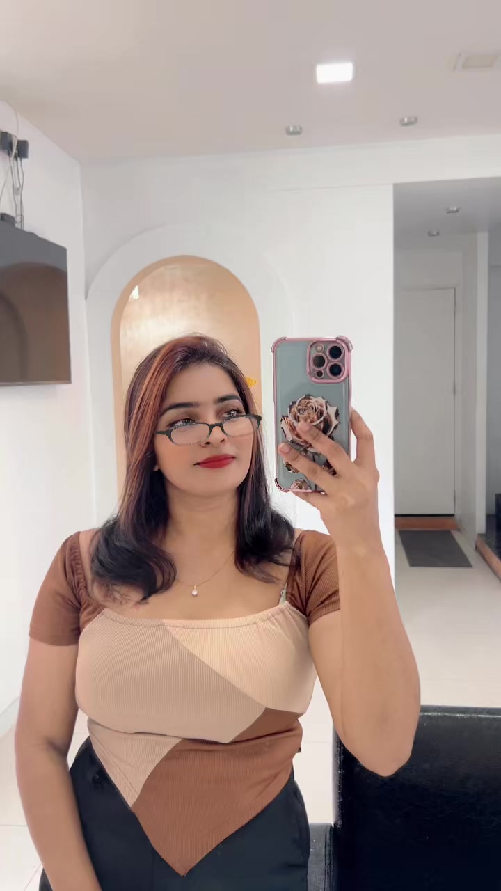@Cinderella 🧚♀️💖 ( ZINDY )