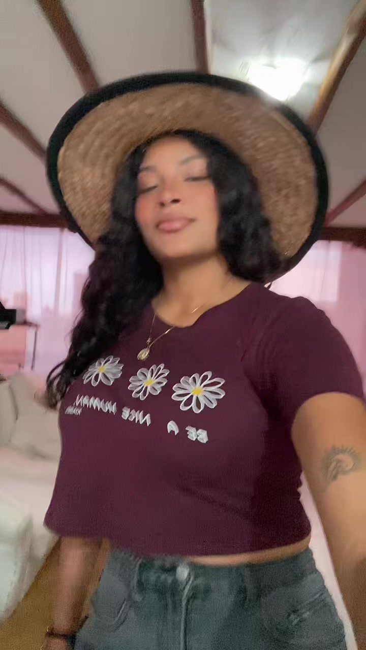@VALENTINITA 🕷️