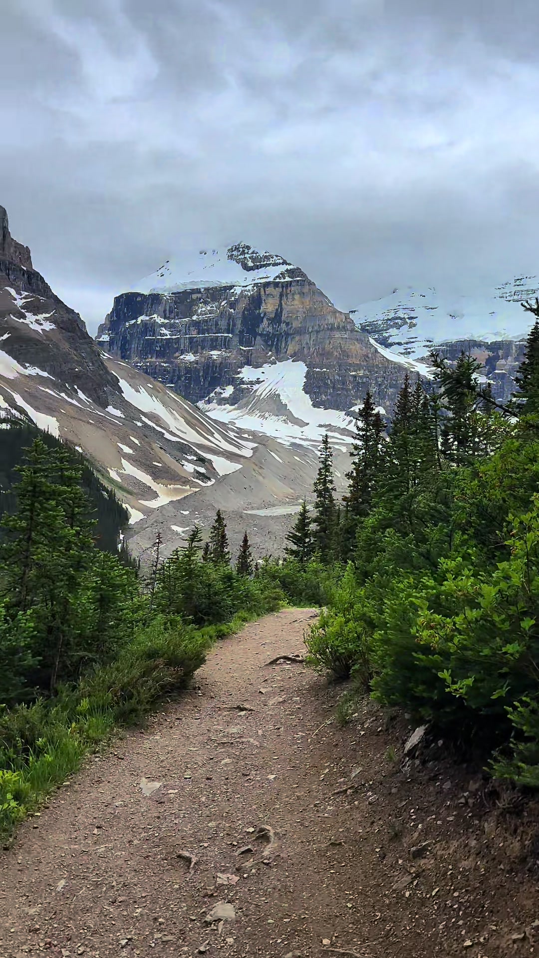 @Experience hiking in Canada