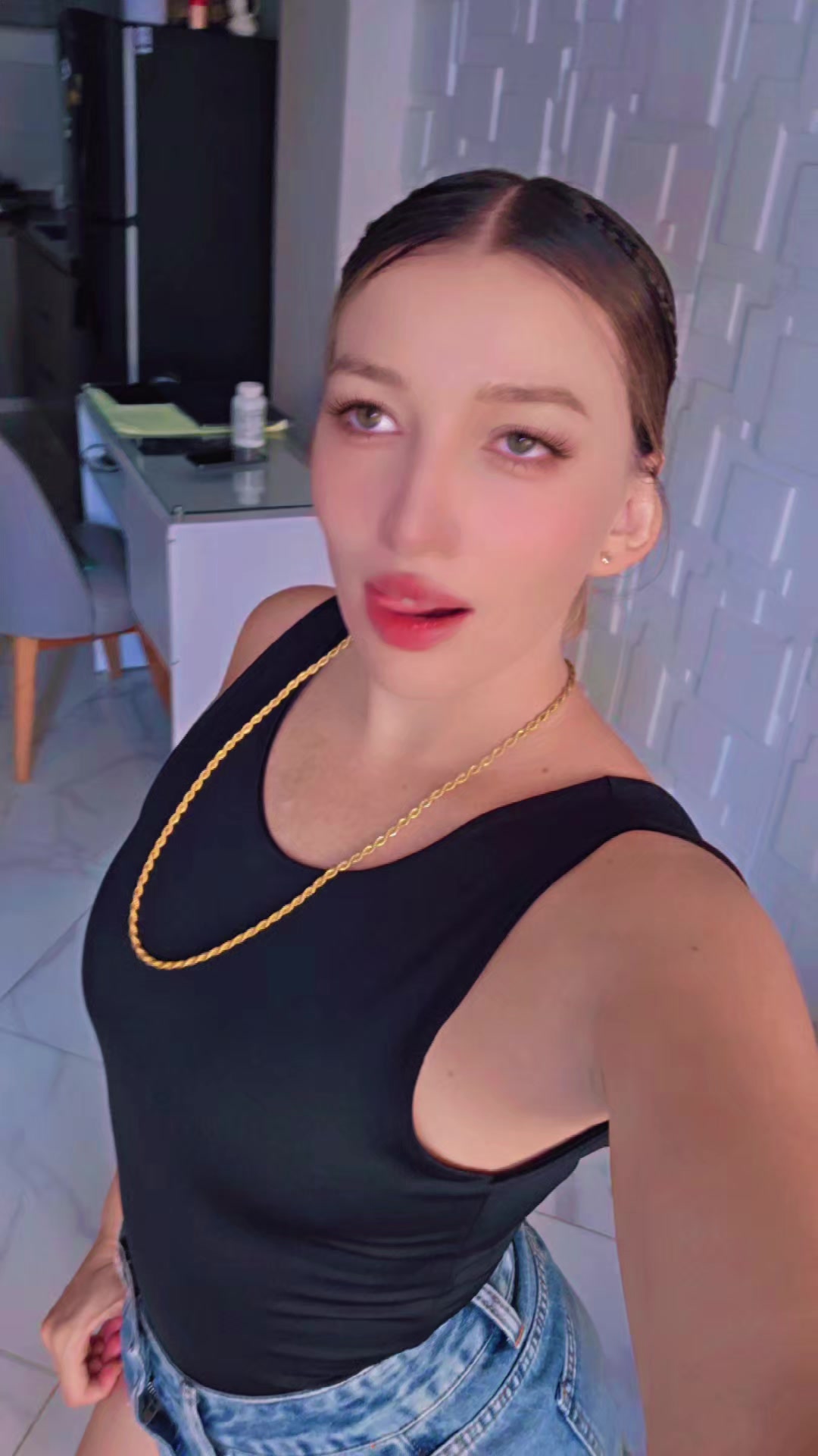@OJITOS🇨🇴👀🇨🇷