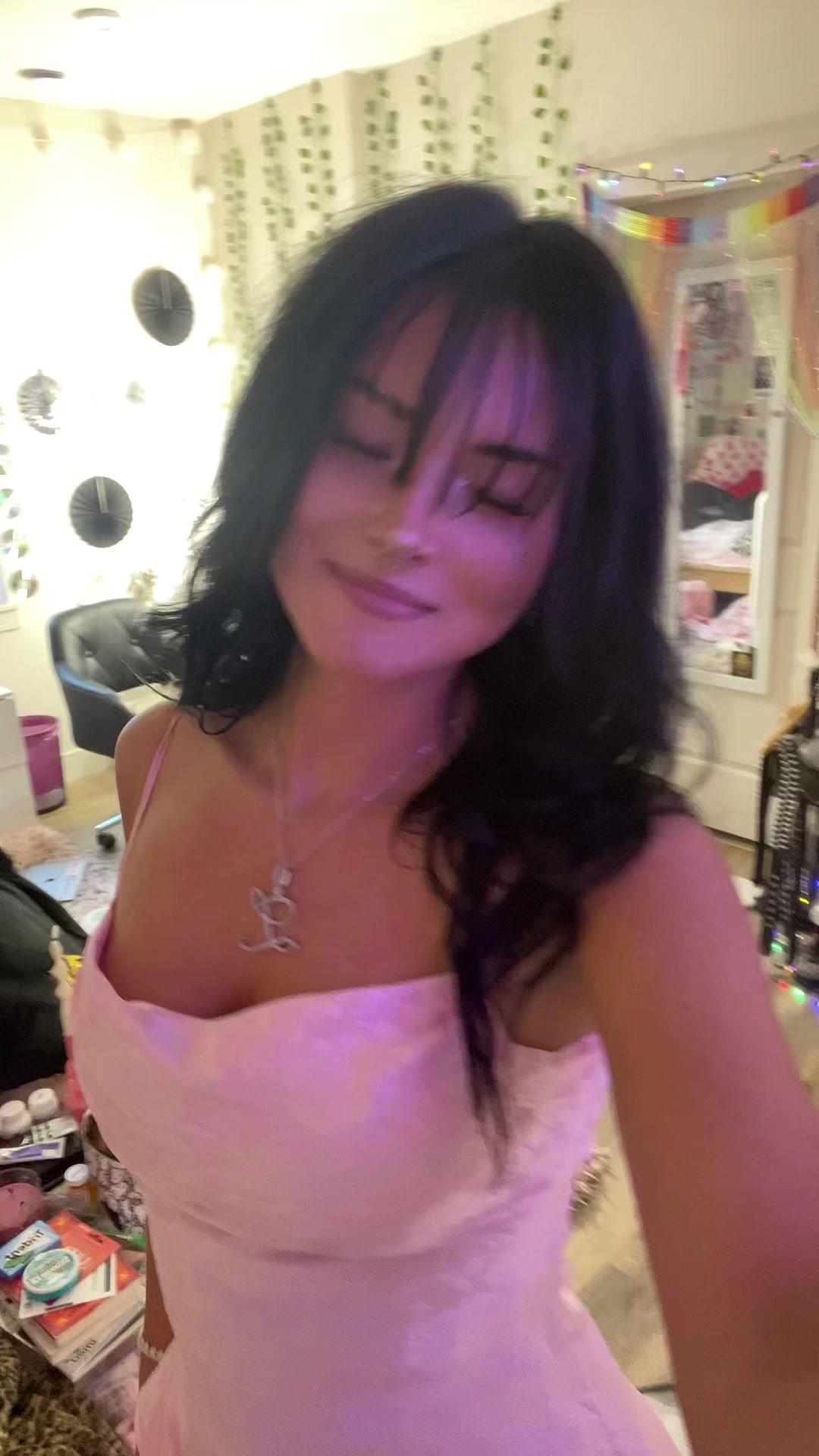 @👻