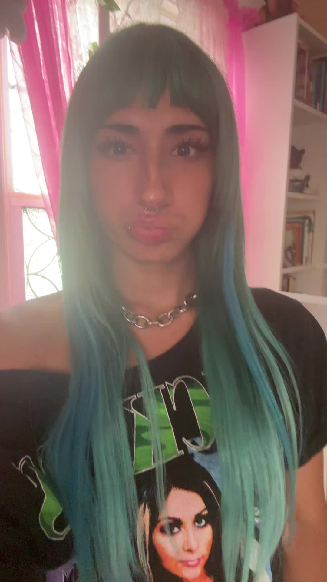 @≽ܫ≼