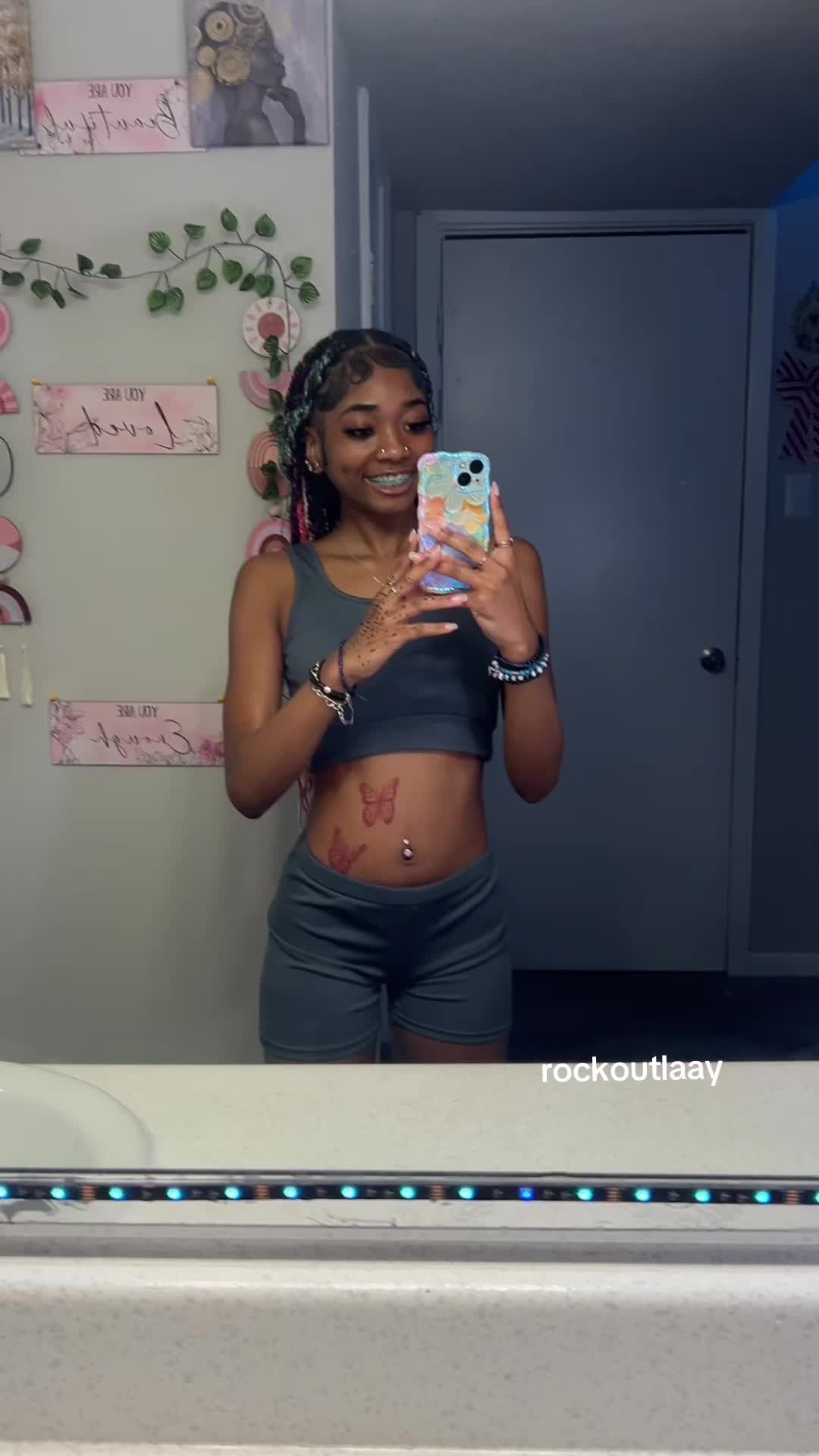 @rockoutlaay